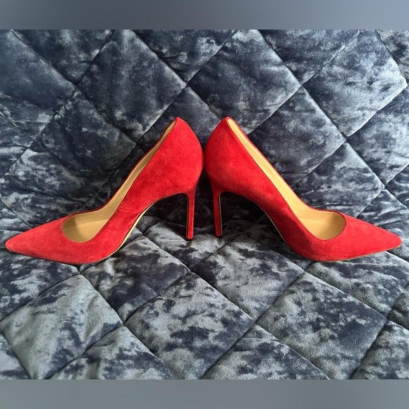 Manolo Blahnik Pointed Toe Pumps - Picture 4 of 10